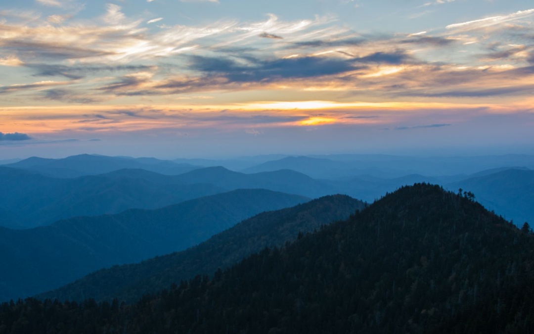 Nature's Masterpiece: Unveiling the Beauty of Smoky Mountain National Park during Fall
